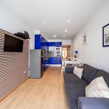 Beira Mar Sunny Patio Apartment