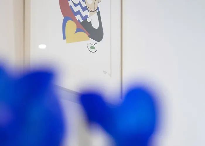 Beira Mar Sunny Patio Apartment